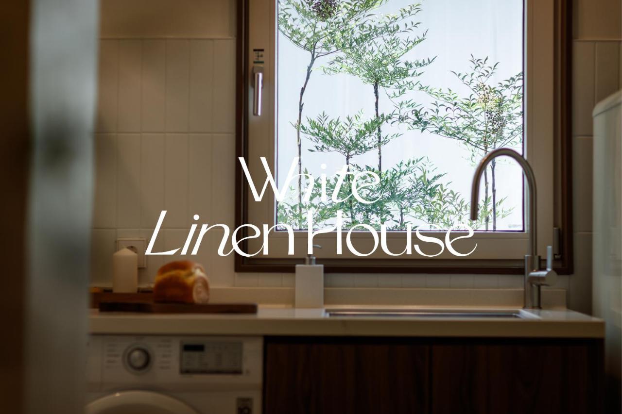 White Linen House Apartment
